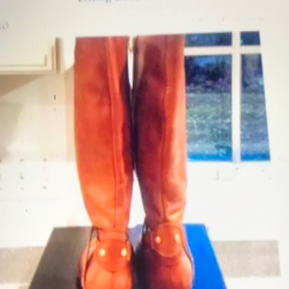 New tall Leather Boots 8 1/2  Cognac color still in box Liz Claiborne - Picture 9 of 16